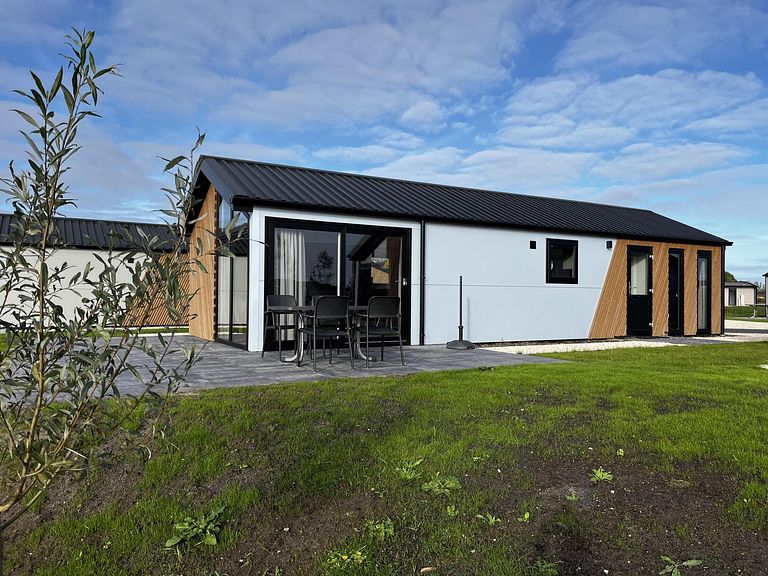 4-person chalet near a lake in Overijssel - 1