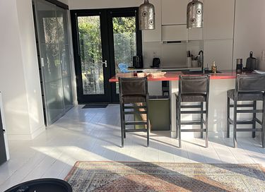 Maison forestière près de la mer avec bain à remous en bois - 7