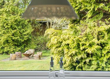 Vakantiehuis omringd door groen met tuin - 14
