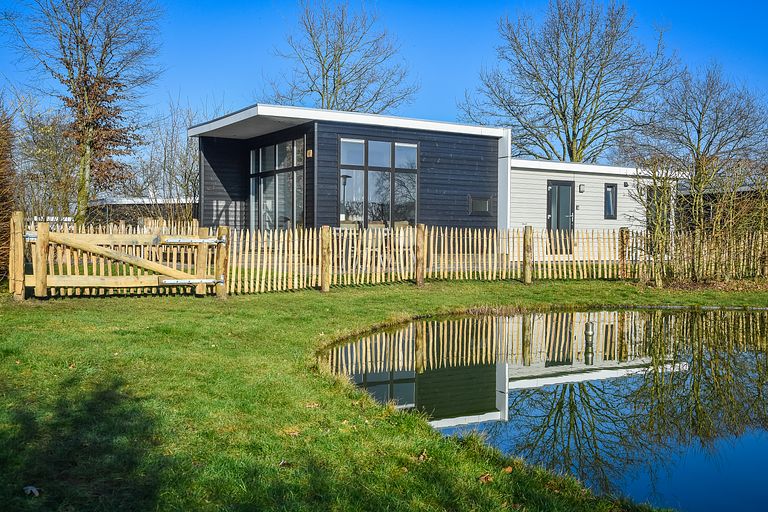 Hundefreundliches Haus mit Gartenzaun - 1