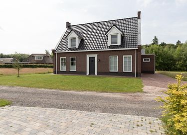 Ruime 6-persoons vakantiewoning in de natuur - 18