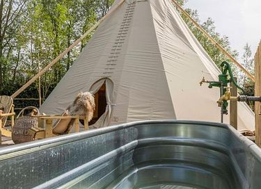 Schönes geräumiges Tipi für 2-7 Personen - 2