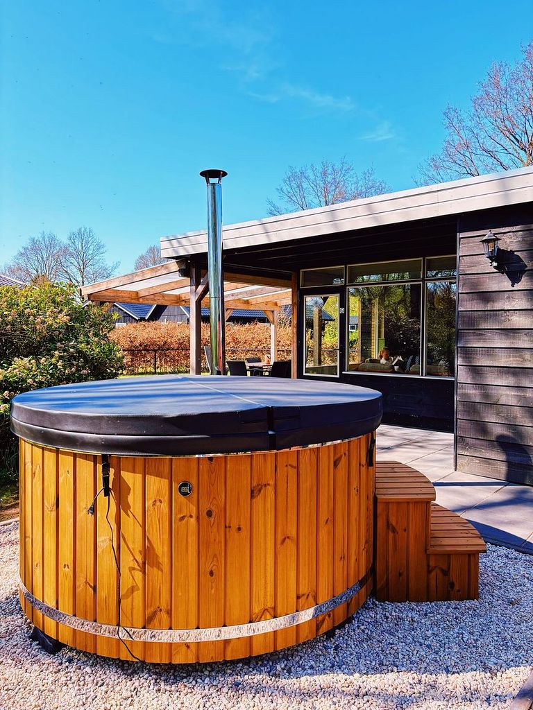 Vakantiehuis (4p) met hottub op bosrijk park - 1