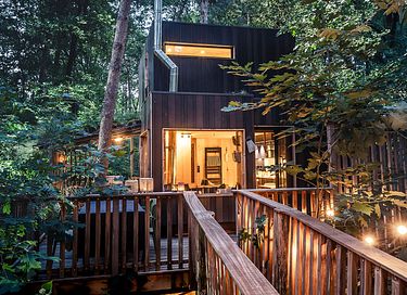 Unique treehouse (5p) with private hot tub - 3