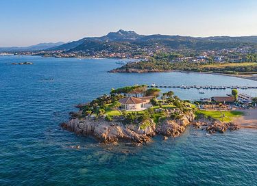 Luxury 4-star camping by the sea in Sardinia