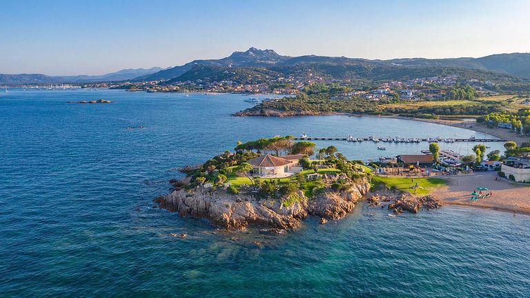 Camping de luxe 4 étoiles en bord de mer en Sardaigne - 1