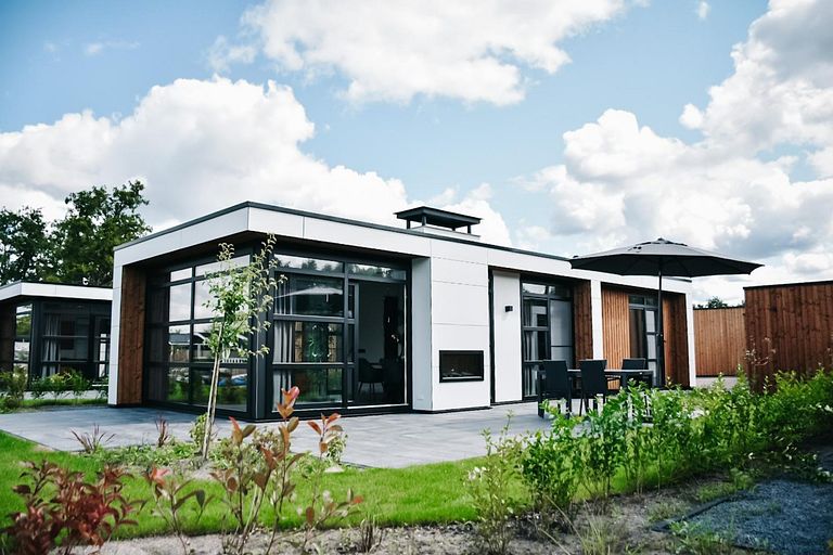 Freistehende Villa am Wasser 4p - 1