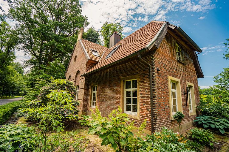 Logement de vacances dans les bois avec cheminée - 1