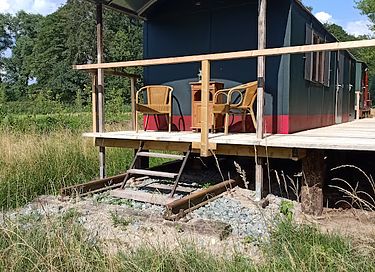 Nuitée unique sur des rails dans la nature - 2