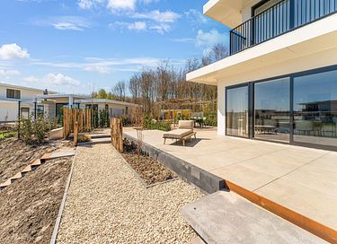 Wellnessvilla aan het water met sauna - 33