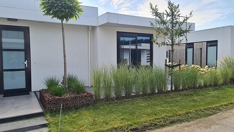 Single-story villa on the waterfront - 2