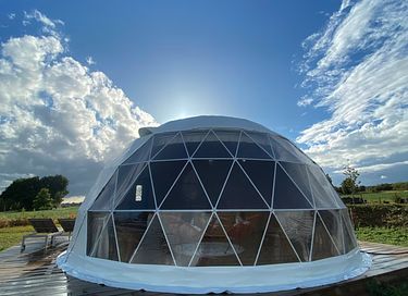 Glamping dome met hottub en uitzicht - 25