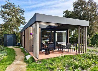 Luxury tiny house for 4 people near the sea