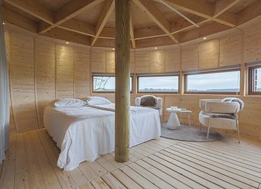 Unique accommodation with built-in jacuzzi - 14