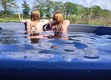 Relax in a cozy house with hot tub - 2