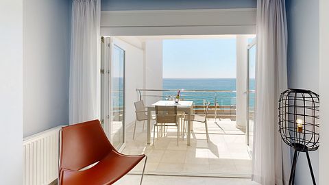 Modern apartment by the sea with pool view - 5