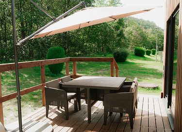 Stilvolle Lodge aus Holz für 4 Personen - 12