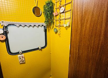 Retro B&B Caravan on a Small Island  - 16