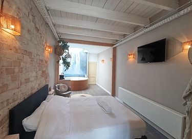 Romantische suite met jacuzzi en sauna - 13