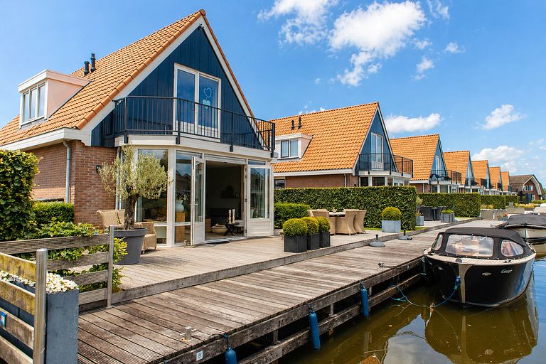 Luxury villa (6p) with private jetty - 1