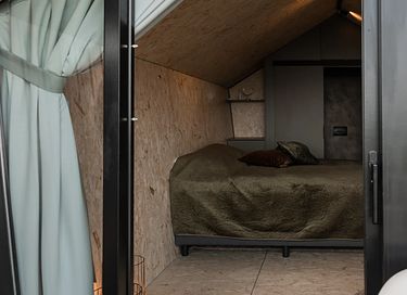 Luxury cottage with private hot tub - 8