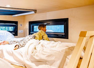 Atmospheric overnight stay in a tiny house - 10