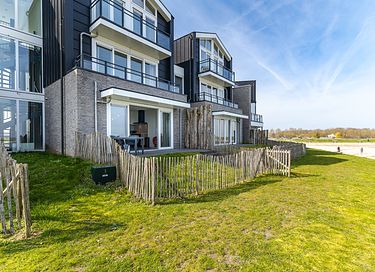 Wohnung mit Terrasse am Wasser - 2
