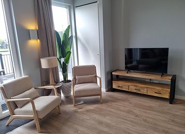 Spacious apartment overlooking the water - 4