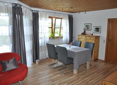 Ferielejlighed med balkon og rosenhave - 4