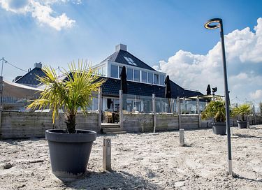 Uniek overnachten aan het water in Friesland - 36