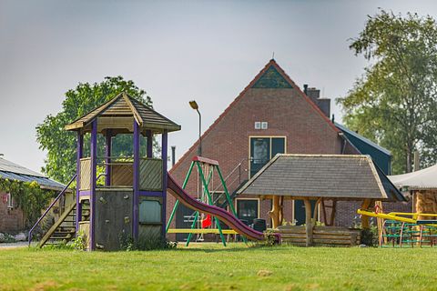 Grote en moderne boerderij (26p)  - 2