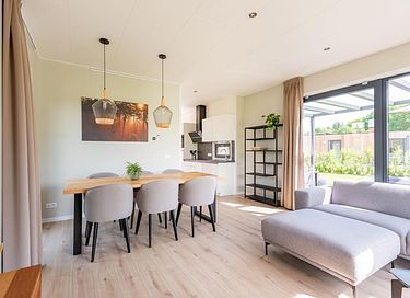 Lodge de luxe au bord de l'eau avec sauna et bain à remous - 7