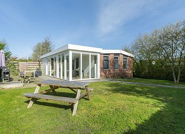 Bungalow with Finnish sauna on the coast