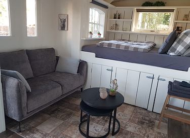 Shepherds hut with hot tub in Drenthe - 5