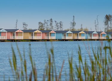 Familiewoning met uitzicht op natuurplas - 16