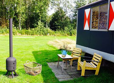 Pipowagen op het Friese platteland - 1