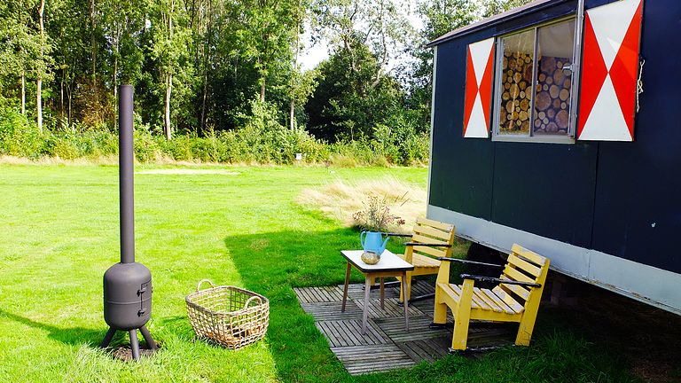 Pipowagen op het Friese platteland - 1