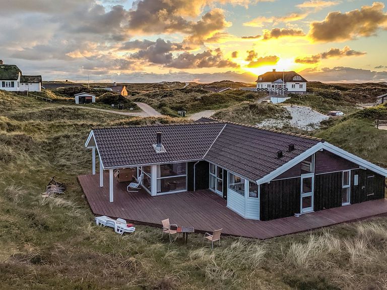 Vakantiehuis met sauna in Vejers Strand - 1