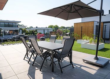 Luxury villa with fenced garden and dog welcome - 14