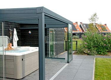 Ferienwohnung in Zeeland mit Wellness-Bereich im Freien