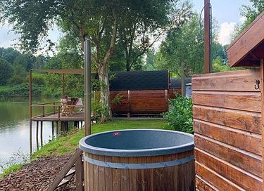 Uniek tiny house met hottub aan het water - 13