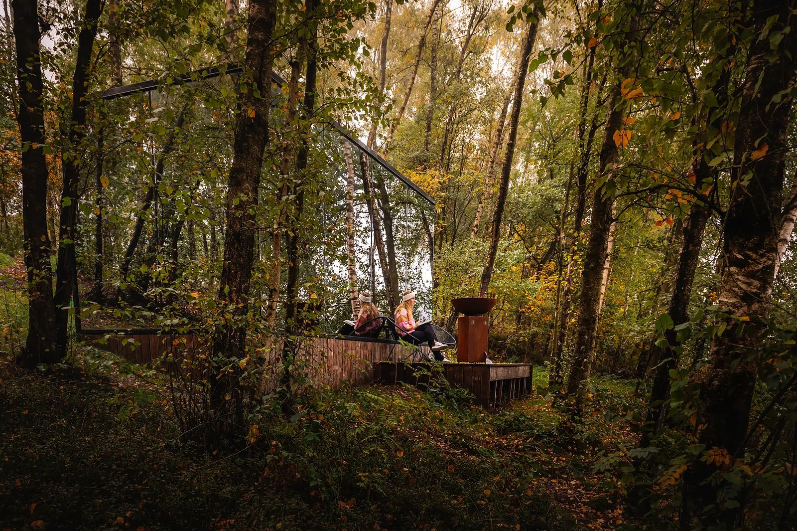 Special mirror houses to spend the night in