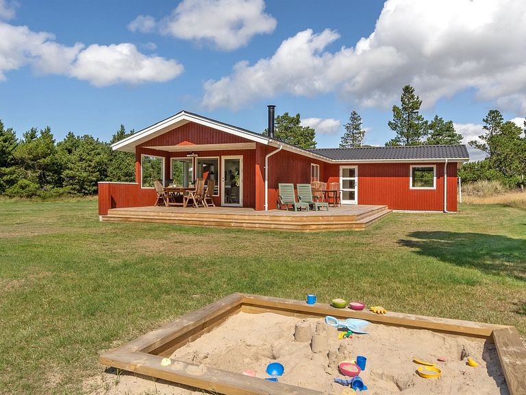 Gezinswoning met grote tuin en sauna - 1