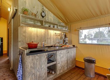 Nice glamping tent for 6 persons - 8