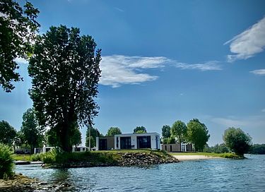 Luxuriöses Ferienhaus direkt am Wasser - 3
