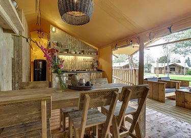 Luxury safari tent in versatile vacation park - 6