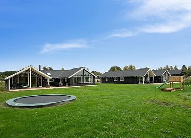 Moderne bolig med overdækket pool - 5