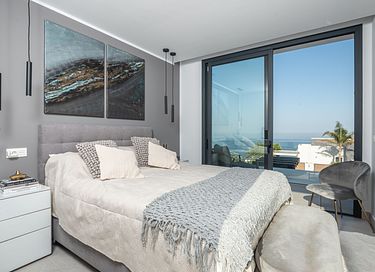 Ruime villa met zwembad en uitzicht op zee - 40