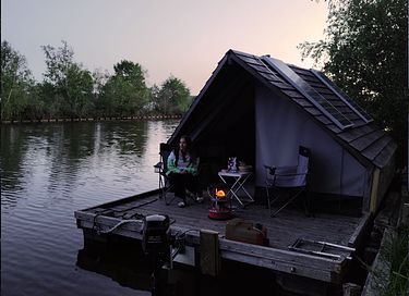Slapen op een vlot op de Loosdrechtse plassen - 27