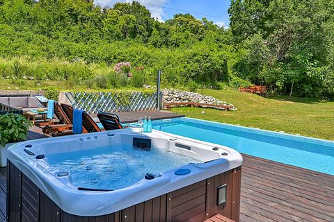 Villa met zoutwaterzwembad en zeezicht - 2